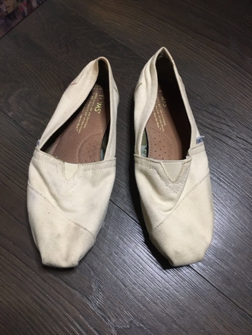 TOMS Natural Canvas Womens Classics Slip-On — Beige/Tan
